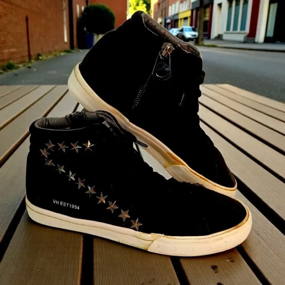 Vintage Havana Womens Black w/Ghost Stars & Star Studded Zipper Sneakers - 5.5